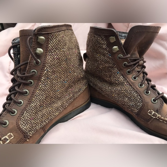 G.H. Bass & Co. Millie Herringbone Colorful Knit Side Laced Leather Boot - 8M - Picture 5 of 15